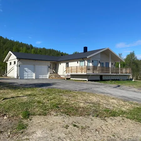 Brygghaugen, Midt Pa Villa *