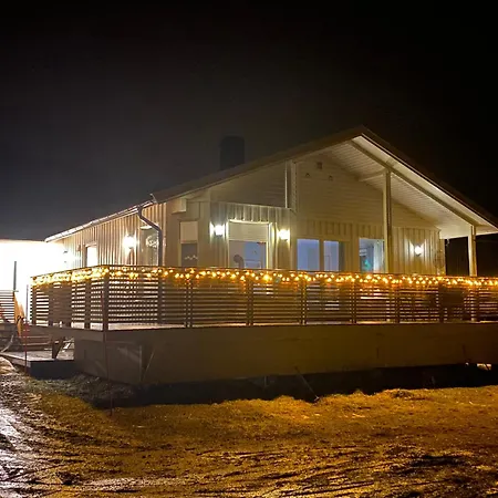 Willa Brygghaugen, Middle Of Senja