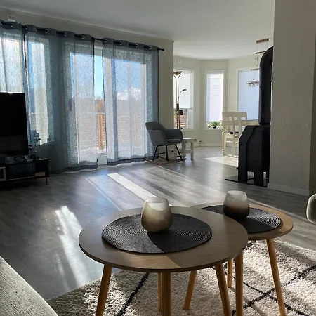 Villa Brygghaugen, Midt Pa