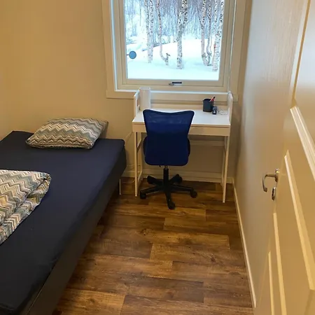 Villa Brygghaugen, Midt Pa *